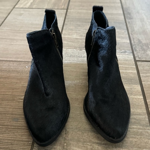 Very Volatile Los Angeles ankle booties size 7 - Picture 2 of 11